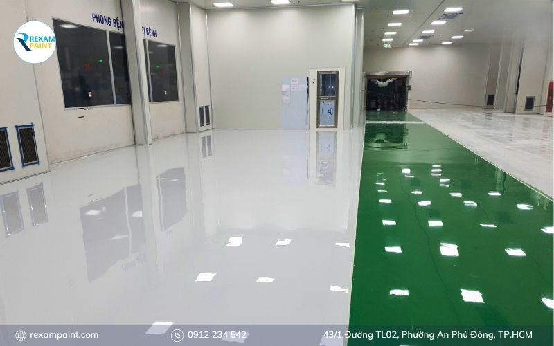 Sàn phòng sạch bệnh viện phủ sơn epoxy kháng khuẩn màu sáng liền mạch
